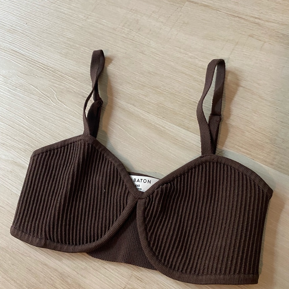 Aritzia - sculpt bra top